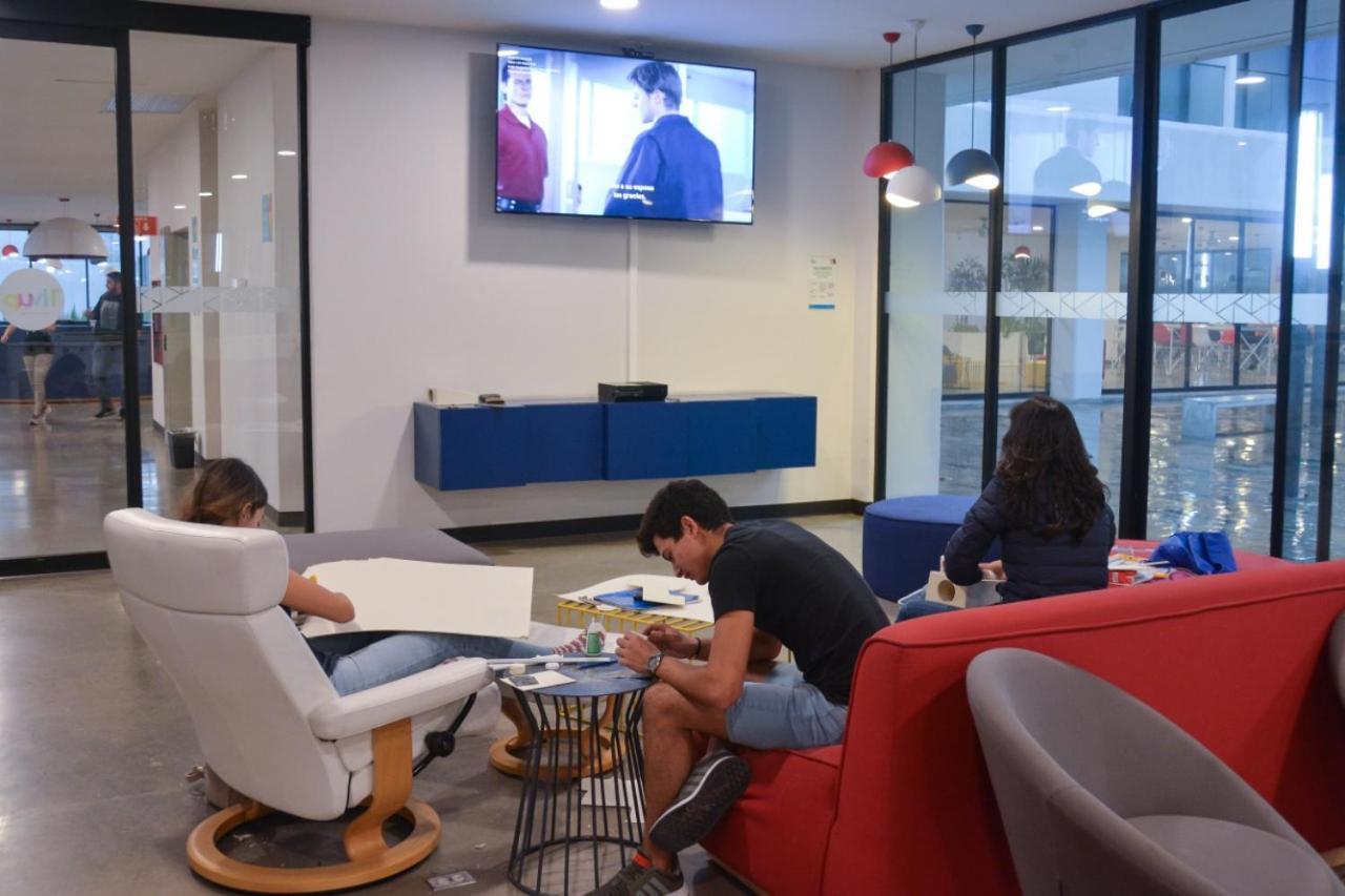Livup Suites En Zona Iteso Zapopan Exteriör bild